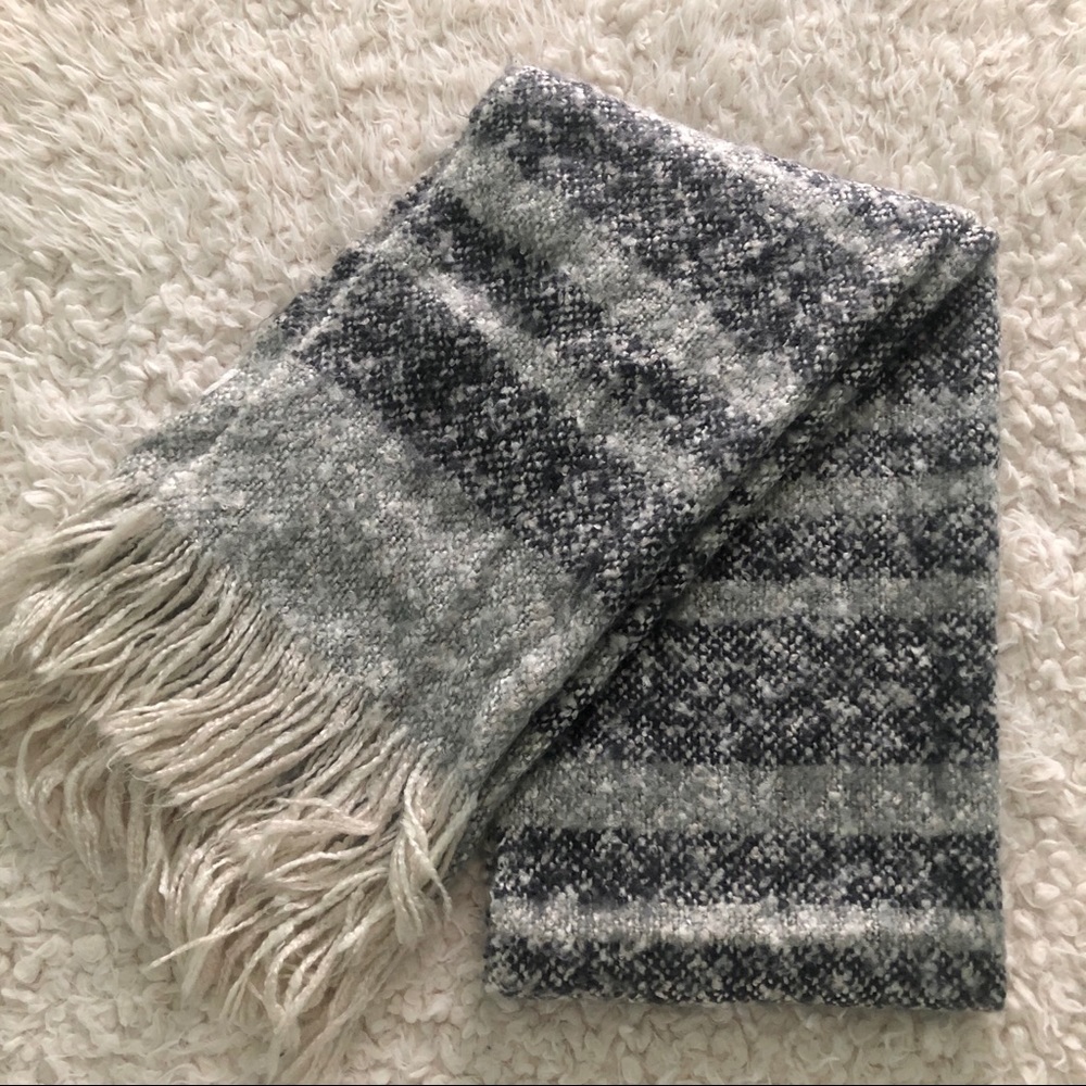 Cozy AE Gray Fluffy Blanket Scarf